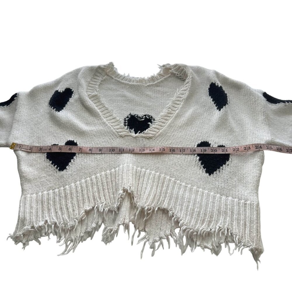 WILDFOX Heart Sweater Sz Small White Black V Neck Oversized Fringe Raw Hem Knit - Picture 11 of 13